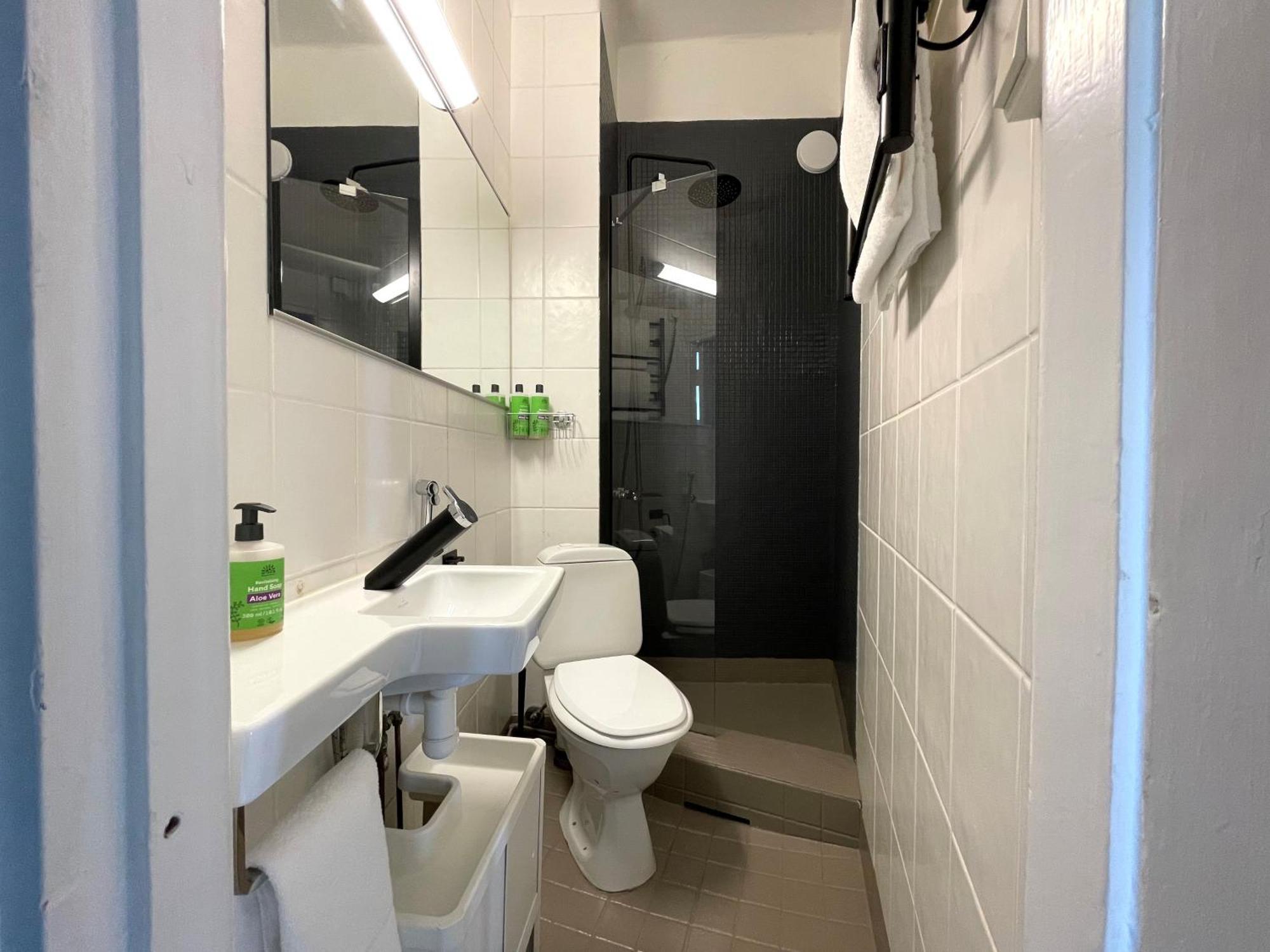 Apartemen 42 m² dengan 1 kamar tidur dan 1 kamar mandi pribadi di Pusat Kota Helsinki Bagian luar foto